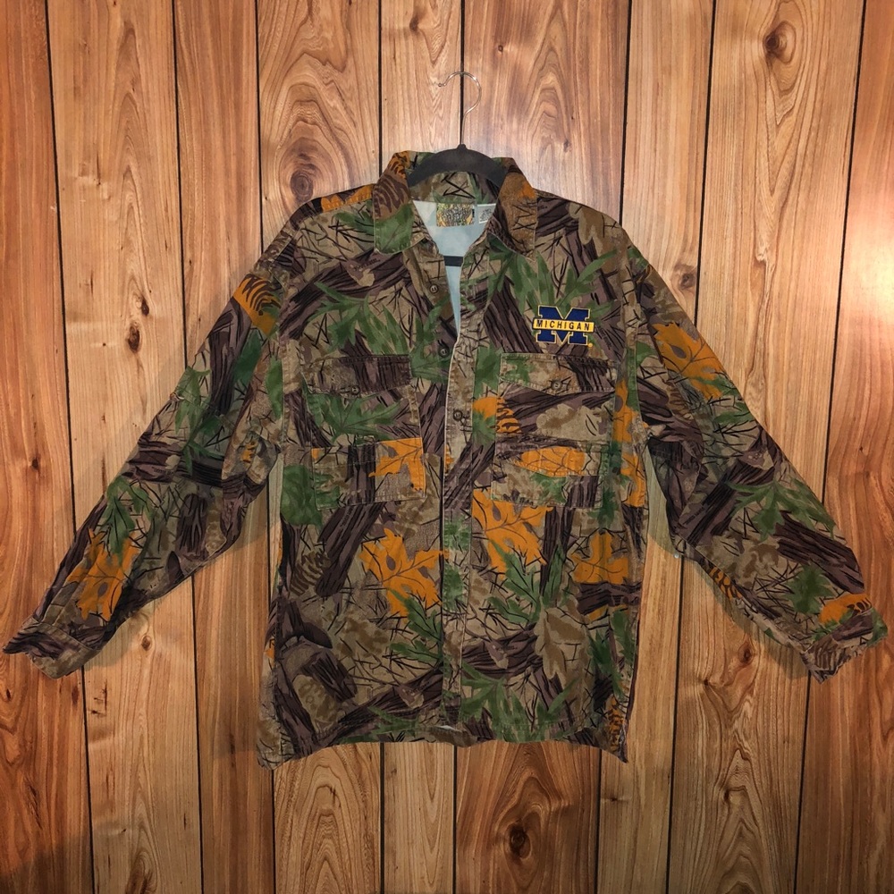 BOGGY CREEK APPAREL U of M CAMO UTILITY JACKET